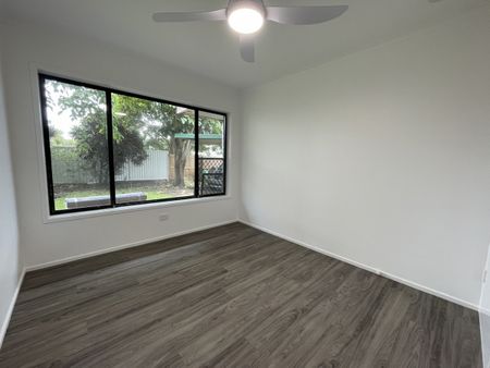 1/19 Brisbane Road, BIGGERA WATERS - Photo 2