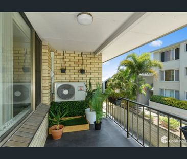 SURFS UP!! - Photo 6