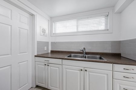 For Lease - 18 Shropshire Drive Unit# Bsmt, Toronto, Ontario - Photo 4