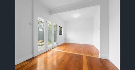 Stylish 3-Bedroom Home in a Prime Footscray Location - Photo 5