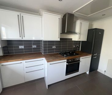 3 Bed Flat, Brunswick Terrace, BN3 - Photo 1