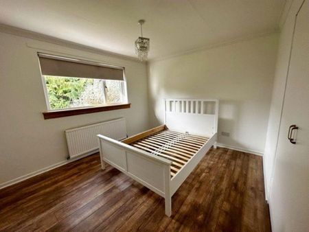 3 bedroom detached house to rent - Photo 4