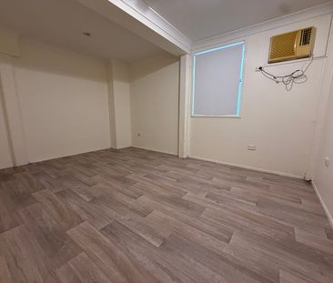 Neat and tidy High set with fresh pain and flooring - Photo 6