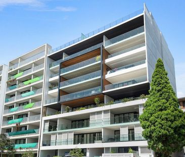 Sleek North Facing Apartment Steps from the Beach - Photo 1