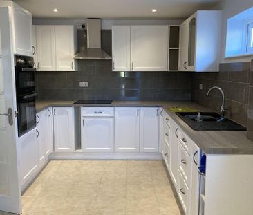 2 bed cottage to rent in Gloucester Road, Bournemouth, BH7 - Photo 2