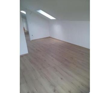 3 Zimmer Dachgeschosswohnung mit Balkon - Photo 2