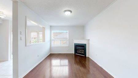 For Lease - 60 Cariglia Trail, Markham, Ontario - Photo 3