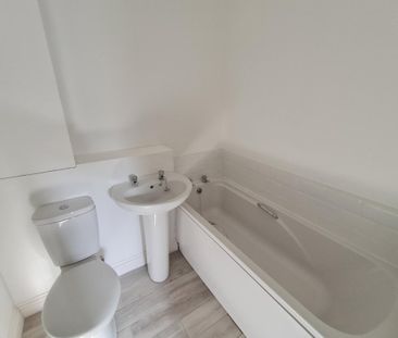 Thompson Terrace, Askern, DONCASTER - Photo 6