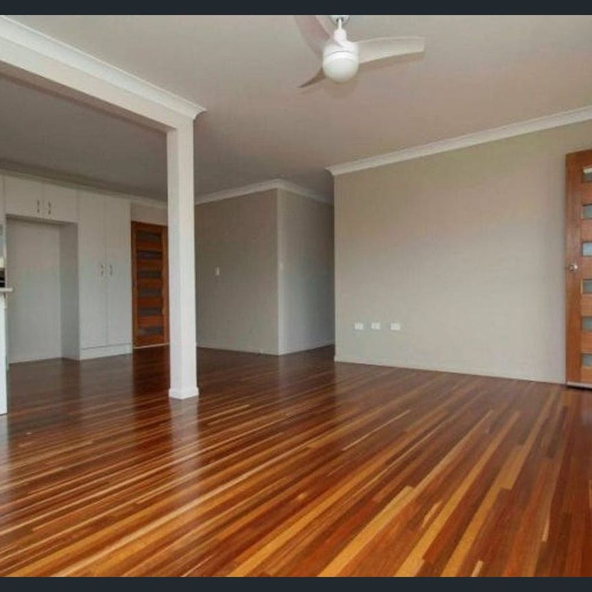 Spacious 3-Bedroom Family Home in Bundaberg North, Big Yard, Great Location! - Photo 1