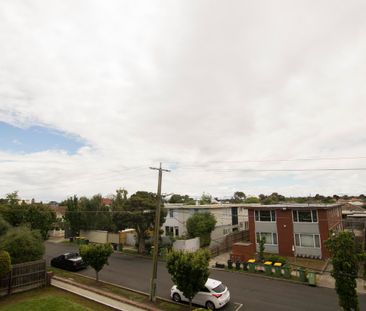 17/45 Woolton Avenue, Thornbury, VIC 3071 - Photo 2