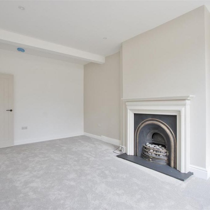 3 bedroom semi-detached house to rent - Photo 1