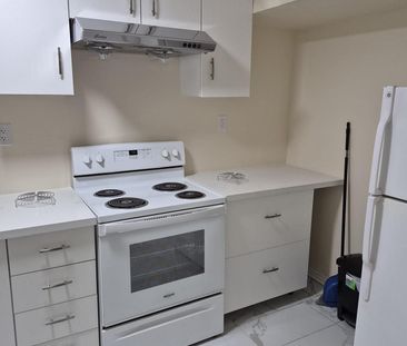 For Lease - 9 Hawkridge Trail, Brampton, Ontario - Photo 2