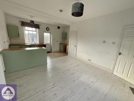 2 bedroom terraced house to rent - Photo 4
