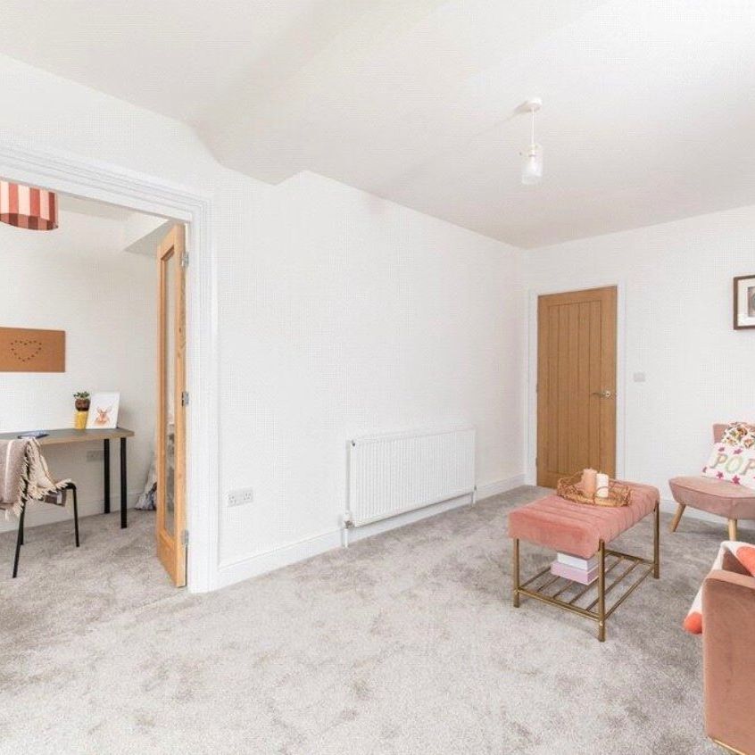 4 Bed Detached House, College Road, LS27 - Photo 1