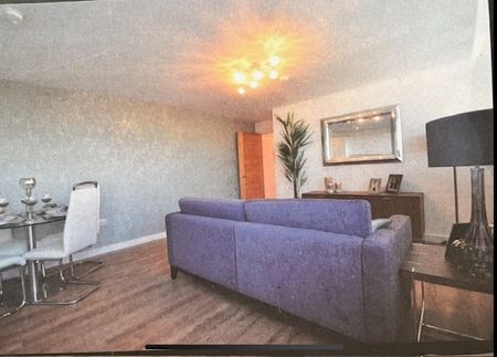 Sunny One Bedroom Flat to let in Epsom - Photo 4