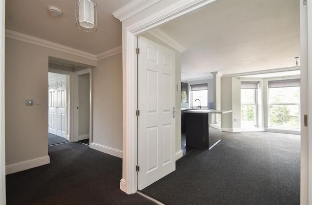 2 bedroom flat to rent - Photo 1