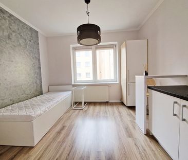 Centrum | kawalerka | C.O. w czynszu - Photo 2