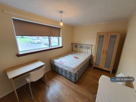 4 bedroom flat to rent - Photo 5