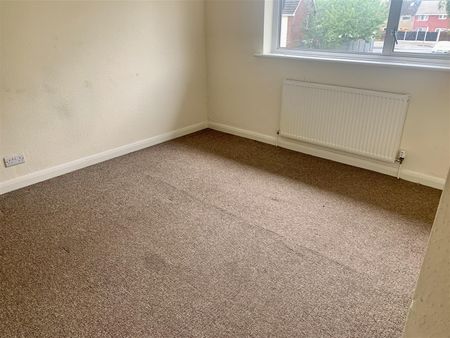 3 bed end of terrace to rent Wyndale Drive, DE7 - Photo 2