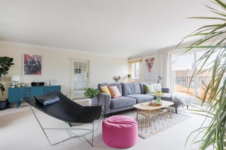 3 bedroom apartment to rent - Photo 2