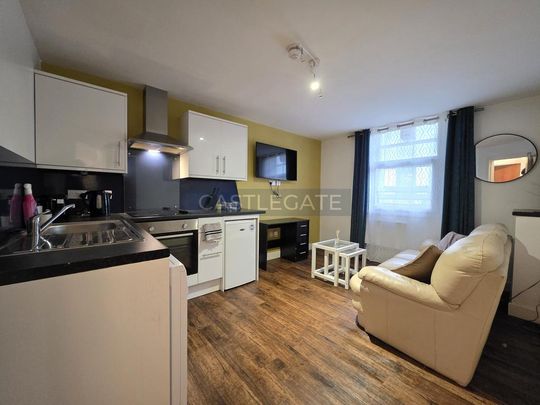 1 bedroom flat to rent - Photo 1