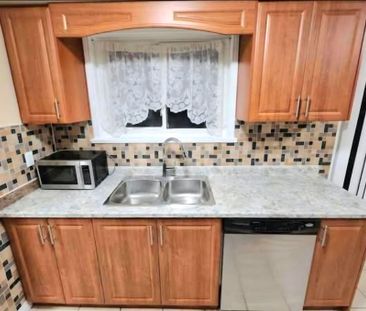 For Lease - 59 Flowertown Avenue, Brampton, Ontario - Photo 5