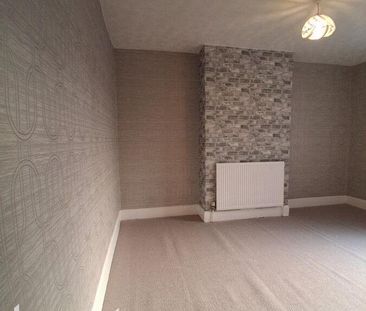 4 bedroom terraced house to rent - Photo 4