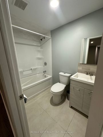 Detached Home For Lease | N8147702 - Photo 5