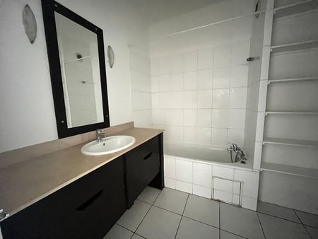 T3 NON MEUBLE de 67,38 m², rue Esquermoise – Vieux Lille réf 00098-001-GLI - Photo 3