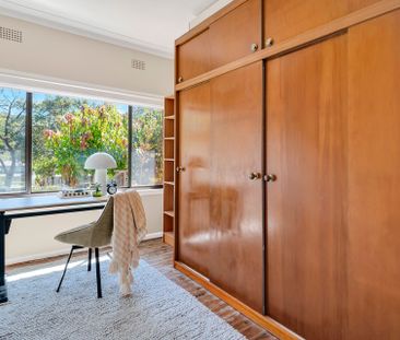 Living in Prime Location - Photo 3