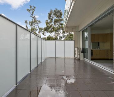 LOCATION! LOCATION! LOCATION! - Photo 1