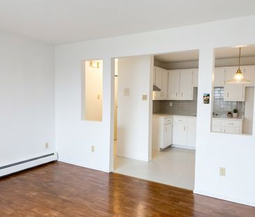 BEAU 3 1/2 | CHAUFFAGE – EAU CHAUDE - Photo 1