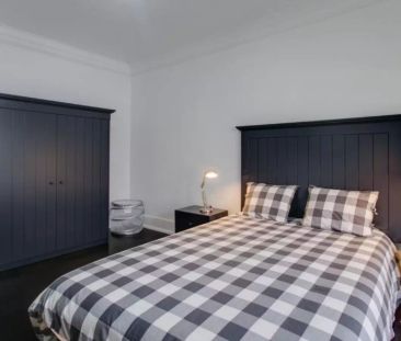 Room in a shared 6-bedroom apartment for rent in Lisbon, bills included. - Foto 6
