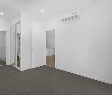 310/10 Aviators Way, Penrith - Photo 4