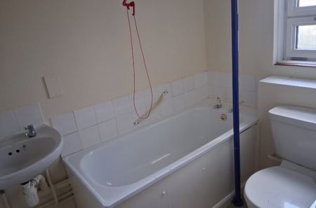 Thrawl Street – Flat 9 - Photo 4