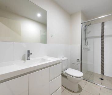 Sunny Top-Floor Apartment with Stunning Brindabella & Stromlo Views - Photo 6