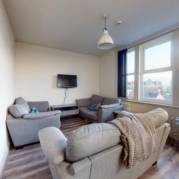 5 bedroom flat to rent - Photo 1