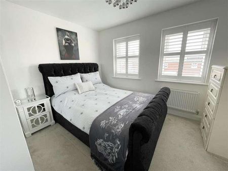 Mortimer Place, Bearwood, BH11 - Photo 5