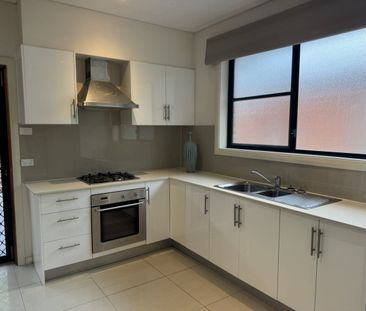 GRANNYFLAT - GAS, WATER, ELECTRICITY INCLUDED - Photo 3