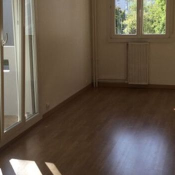 Appartement 4 pièces 80m2 REIMS 940 euros - Photo 1
