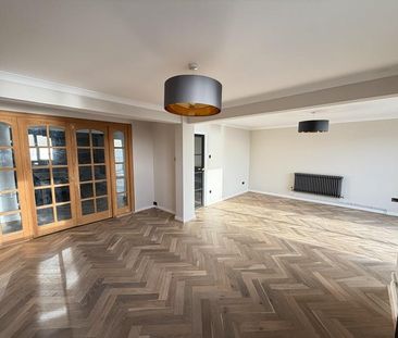 2 bedroom penthouse to rent - Photo 4