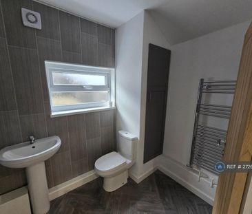 3 bedroom terraced house to rent - Photo 6