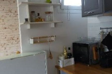 STUDIO meublé Proche Centre - Photo 5