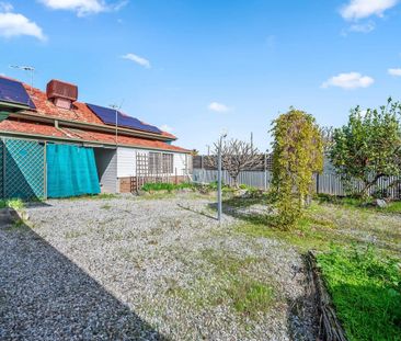 42 West Lakes Blvd, Albert Park, SA 5014 - Photo 6