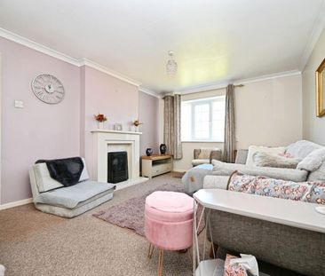 1 bedroom Flat To Let - Photo 2