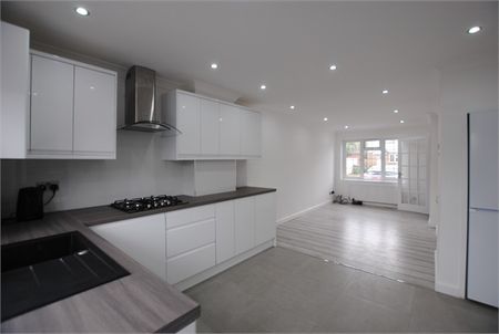 Muncies Mews, London - Photo 4