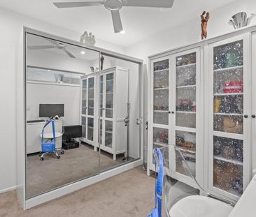 Hope Island Perfectly Positioned Apartment - Photo 5