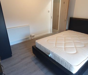 32 (6-BED) Kings Road, Canton, Cardiff, CF11 9DA - Photo 1