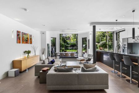 A modern ground floor period apartment with a private 80ft garden. - Photo 2