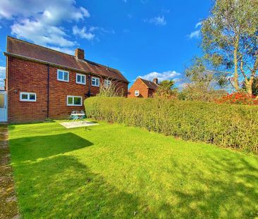 3 bedroom semi-detached house to rent - Photo 3